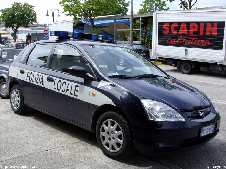 Honda, fotó: Tonycars
Keywords: rendőr rendőrautó rendőrség olasz Olaszország