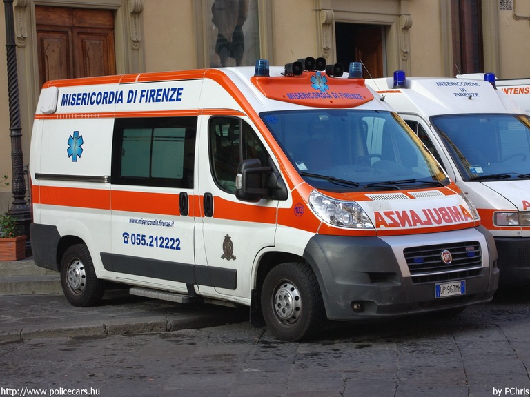 Fiat Ducato, fotó: PChris
Keywords: mentő mentőautó olasz Olaszország