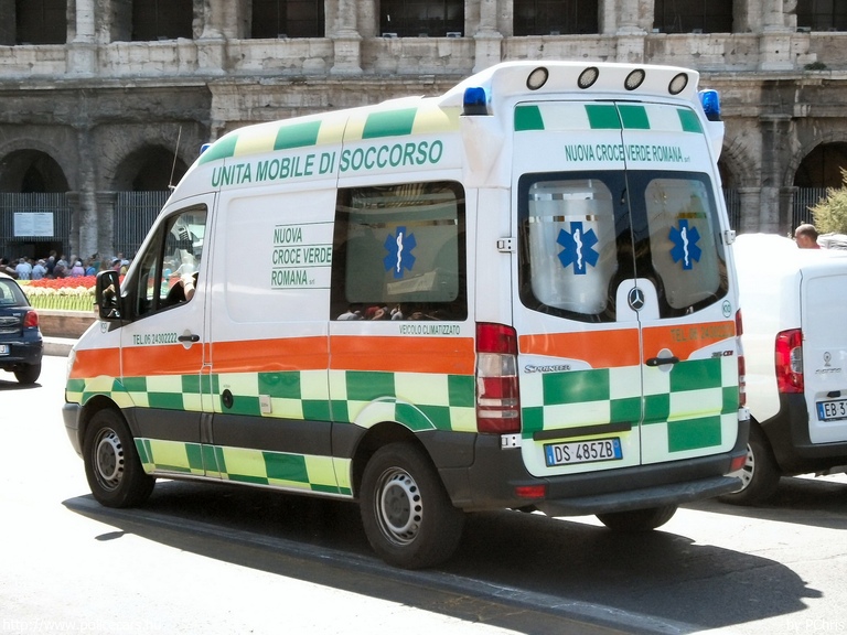 Mercedes-Benz Sprinter II 315 CDI, fotó: PChris
Keywords: mentő mentőautó olasz Olaszország DS485ZB