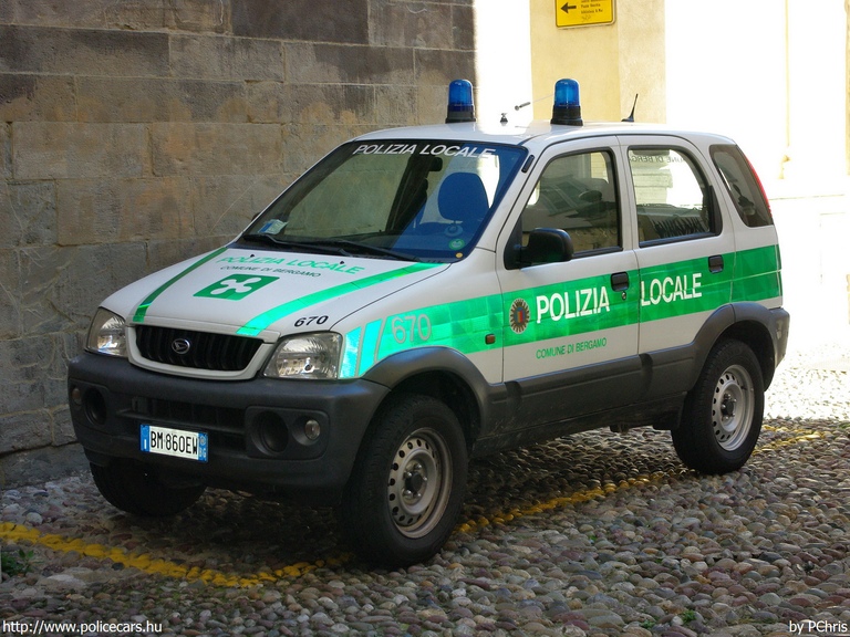 Daihatsu Terios, fotó: PChris
Keywords: rendőr rendőrautó rendőrség olasz Olaszország BM860EW