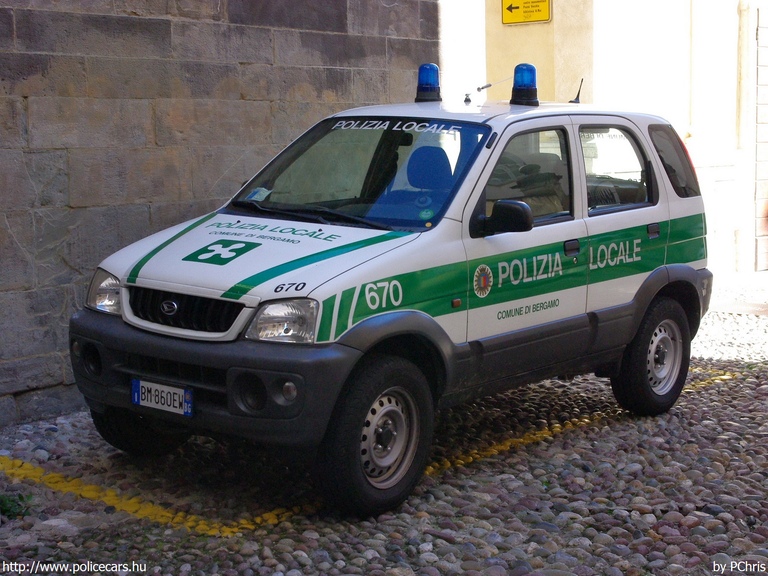 Daihatsu Terios, fotó: PChris
Keywords: rendőr rendőrautó rendőrség olasz Olaszország BM860EW
