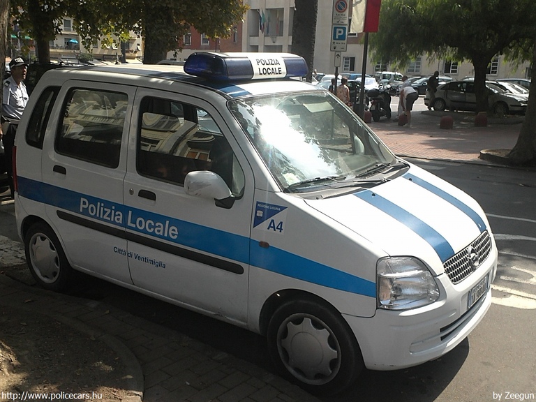 Opel Agila, fotó: Zeegun
Keywords: rendőr rendőrautó rendőrség olasz Olaszország YA988AA
