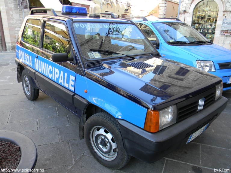 Fiat Panda, fotó: RTomi
Keywords: olasz Olaszország rendőr rendőrautó rendőrség