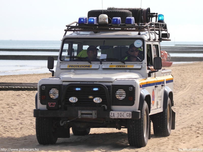 Land Rover Defender, fotó: krisztianfotoi
Keywords: olasz Olaszország polgári védelem
