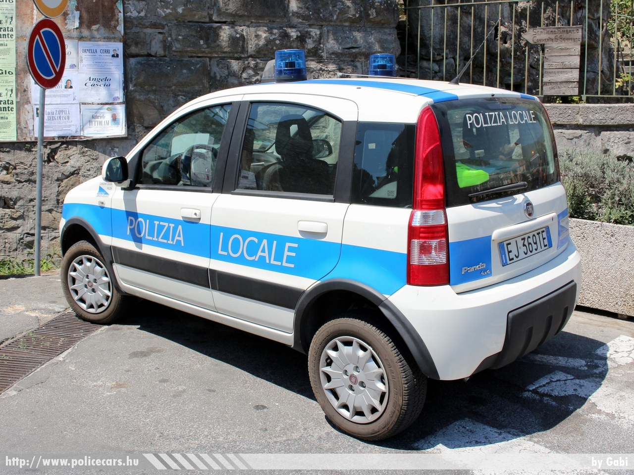 Fiat Panda, fotó: Gabi
Keywords: rendőr rendőrautó rendőrség olasz Olaszország police policecar Italy italian