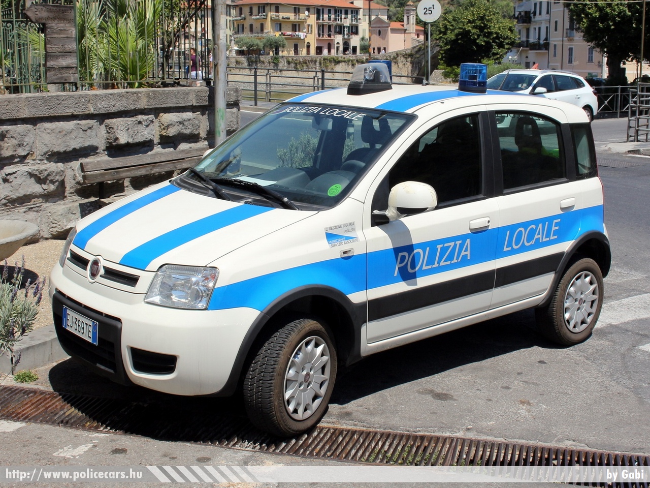 Fiat Panda, fotó: Gabi
Keywords: rendőr rendőrautó rendőrség olasz Olaszország police policecar Italy italian