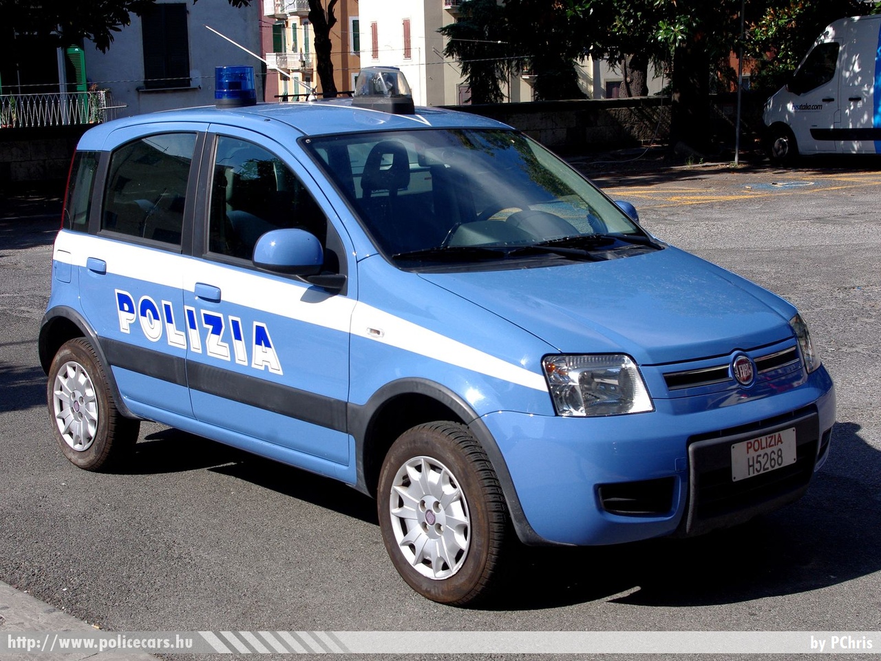 Fiat Panda 4x4, fotó: PChris

Keywords: olasz Olaszország rendőrautó rendőrség rendőr 