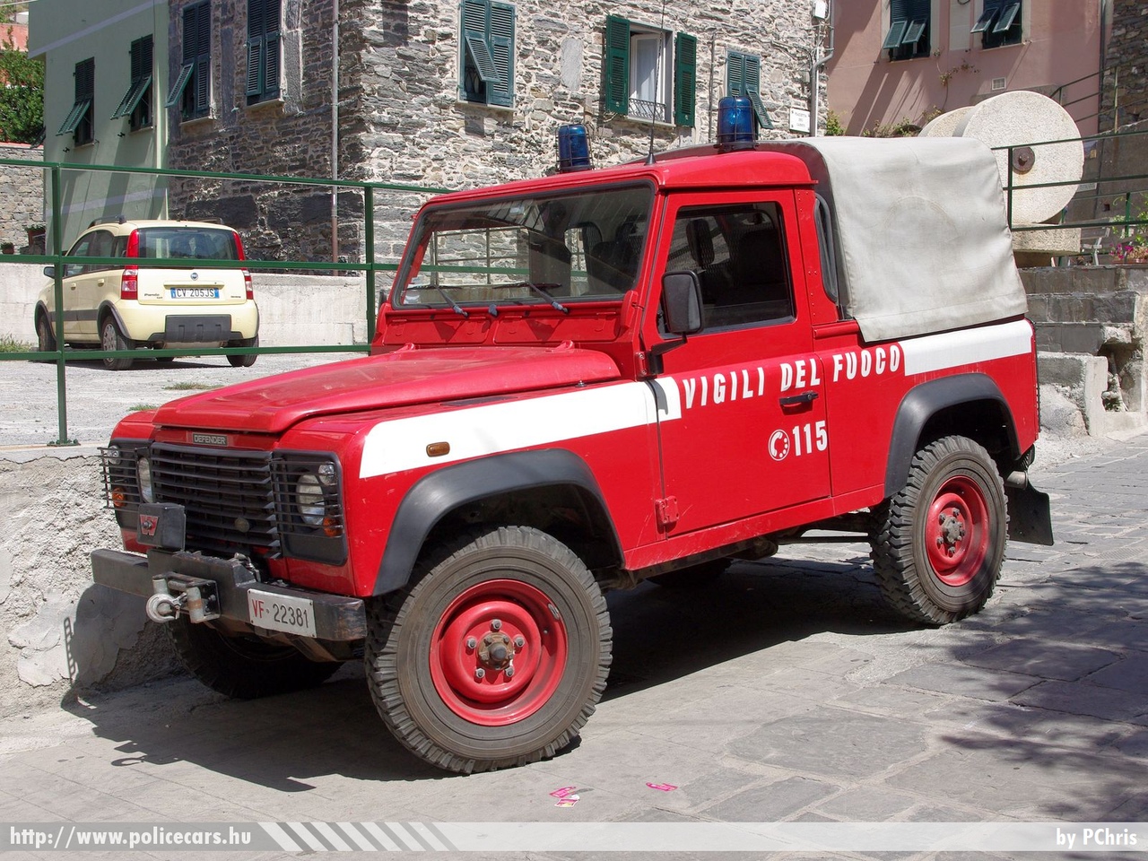 Land Rover Defender, fotó: PChris
Keywords: tûzoltó tûzoltóautó tûzoltóság olasz Olaszország