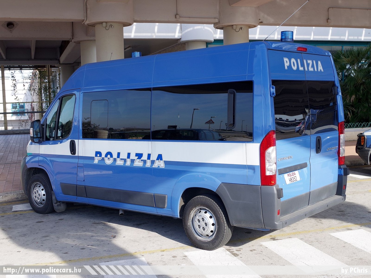Citroen Jumper, fotó: PChris
Keywords: rendőr rendőrautó rendőrség olasz Olaszország police policecar Italy italian 
