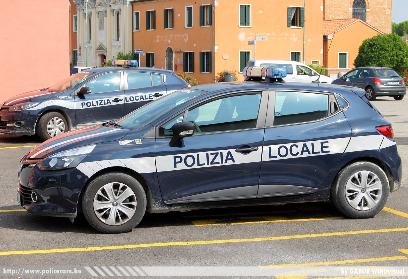 Renault Clio, fotó: GABOR-WINDvisual
Keywords: rendőr rendőrautó rendőrség olasz Olaszország police policecar Italy italian