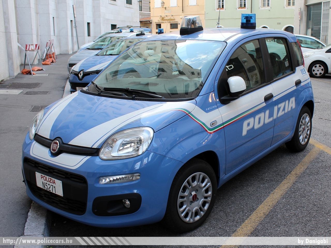 Fiat Panda, fotó: Danigabi
Keywords: rendőr rendőrautó rendőrség olasz Olaszország police policecar Italy italian