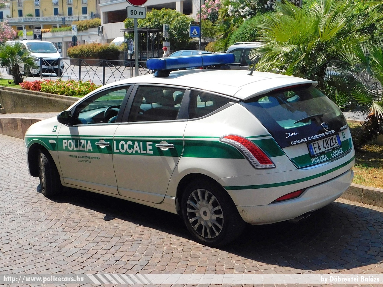 Lancia Delta, fotó: Döbrentei Balázs
Keywords: rendőr rendőrautó rendőrség olasz Olaszország police policecar Italy italian