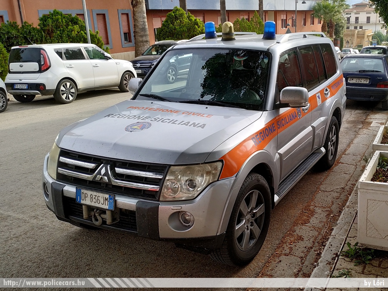 Mitsubishi Pajero, fotó: Lóri
Keywords: olasz Olaszország italian Italy fire firetruck tûzoltó tûzoltóautó tûzoltóság polgári védelem