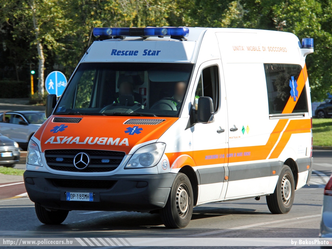 Mercedes Sprinter II, fotó: BakosPhoto
Keywords: mentő mentőautó olasz Olaszország ambulance Italy italian