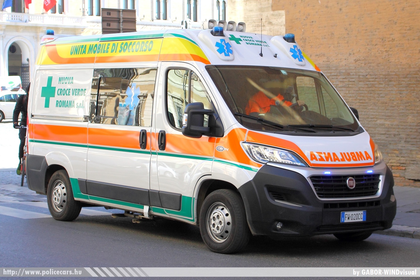 Fiat Ducato, fotó: GABOR-WINDvisual
Keywords: mentő mentőautó olasz Olaszország ambulance Italy italian