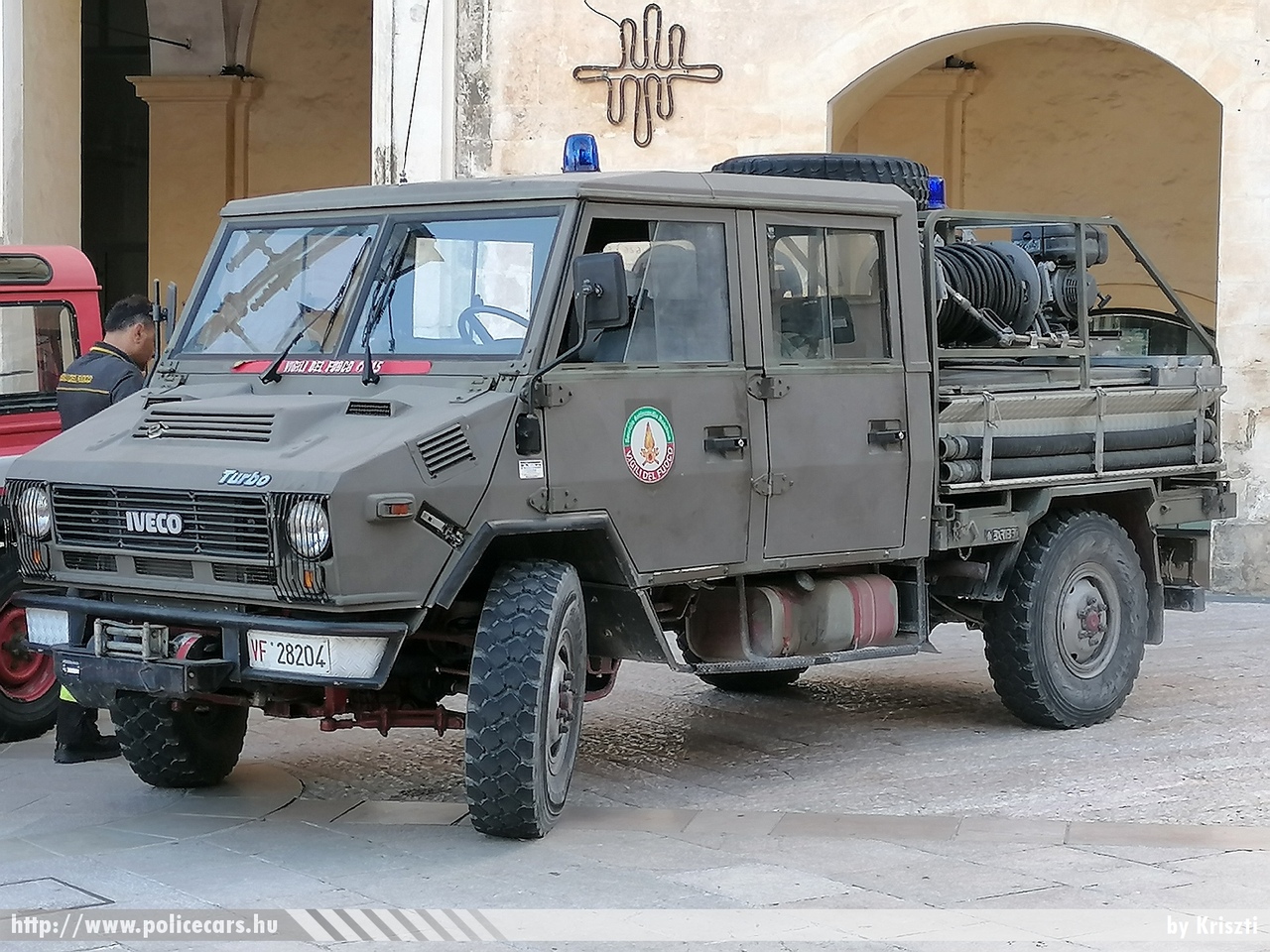 Iveco Turbo, fotó: Kriszti
Keywords: olasz Olaszország italian Italy fire firetruck tûzoltó tûzoltóautó tûzoltóság