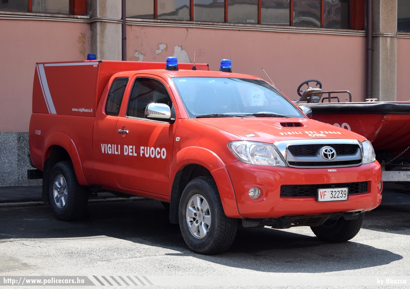 Toyota Hilux, Vigili del Fuoco di Milano, fotó: Bbazsa
Keywords: olasz Olaszország italian Italy fire firetruck tûzoltó tûzoltóautó tûzoltóság