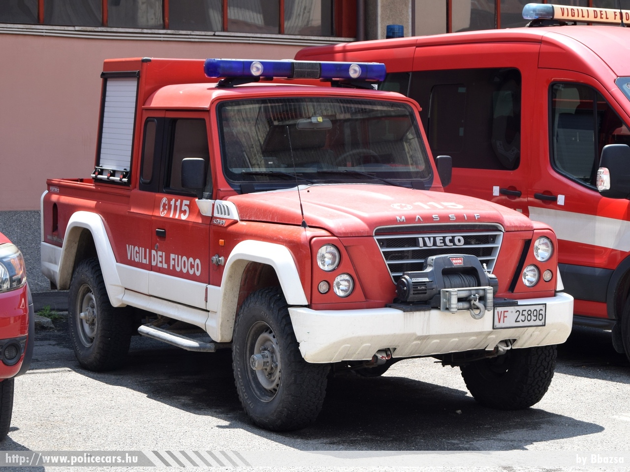Iveco Massif, Vigili del Fuoco di Milano, fotó: Bbazsa
Keywords: olasz Olaszország italian Italy fire firetruck tûzoltó tûzoltóautó tûzoltóság