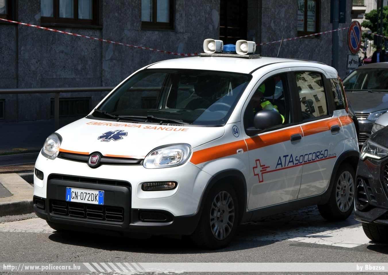 Fiat Panda, Coop ATA Soccorso, Milano, fotó: Bbazsa
Keywords: mentő mentőautó olasz Olaszország ambulance Italy italian