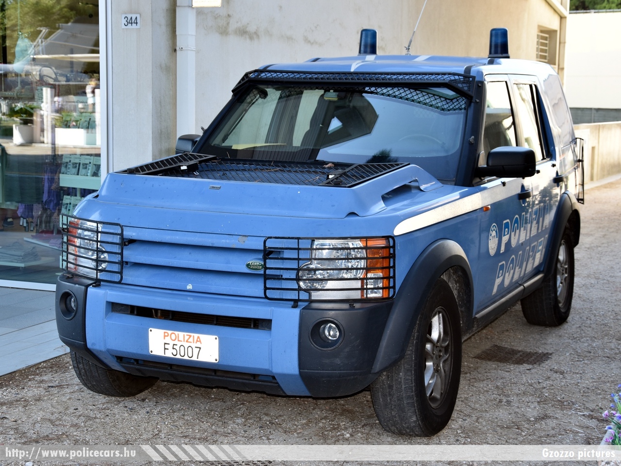 Land Rover Discovery 3, Polizia di Stato, fotó: Gzozzo pictures
Keywords: rendőr rendőrautó rendőrség olasz Olaszország police policecar Italy italian