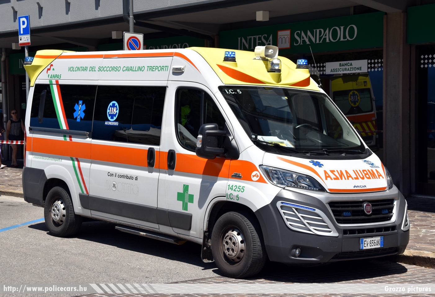 Fiat Ducato, fotó: Gzozzo pictures
Keywords: mentő mentőautó olasz Olaszország ambulance Italy italian