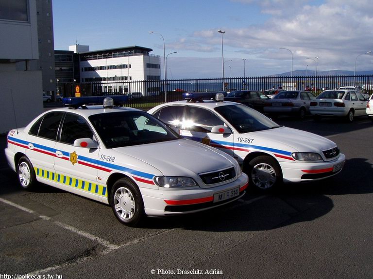 Opel Omega, fotó: Draschitz Adrián
Keywords: rendőr rendőrautó rendőrség Izland izlandi