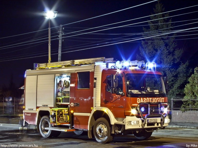 Mercedes Atego 1628 Rosenbauer TLF 4000 AT2, Fõvárosi Katasztrófavédelmi Igazgatóság, fotó: Mike
Keywords: tûzoltóautó tûzoltó tûzoltóság magyar Magyarország JZY-244 katasztrófavédelem fire firetruck Hungary hungarian