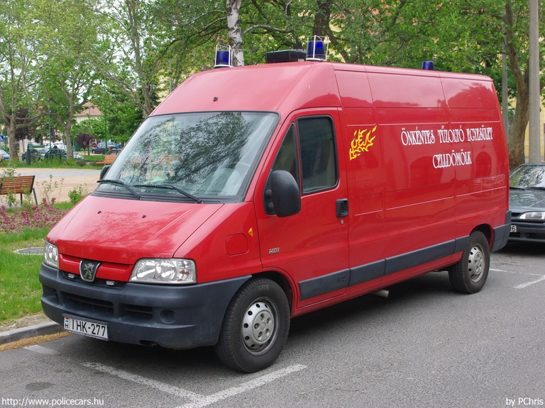 Peugeot Boxer, Celldömölki Önkormányzati Tûzoltóparancsnokság, fotó: PChris
Keywords: tûzoltóautó tûzoltó tûzoltóság magyar Magyarország katasztrófavédelem IHK-277 fire firetruck Hungary hungarian