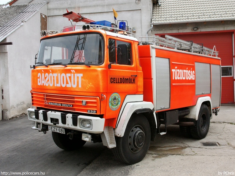 Magirus Deutz 232 TLF24/50-14530, Celldömölki Önkormányzati Tûzoltóparancsnokság, fotó: PChris
Keywords: tûzoltóautó tûzoltó tûzoltóság magyar Magyarország katasztrófavédelem EZY-686 fire firetruck Hungary hungarian