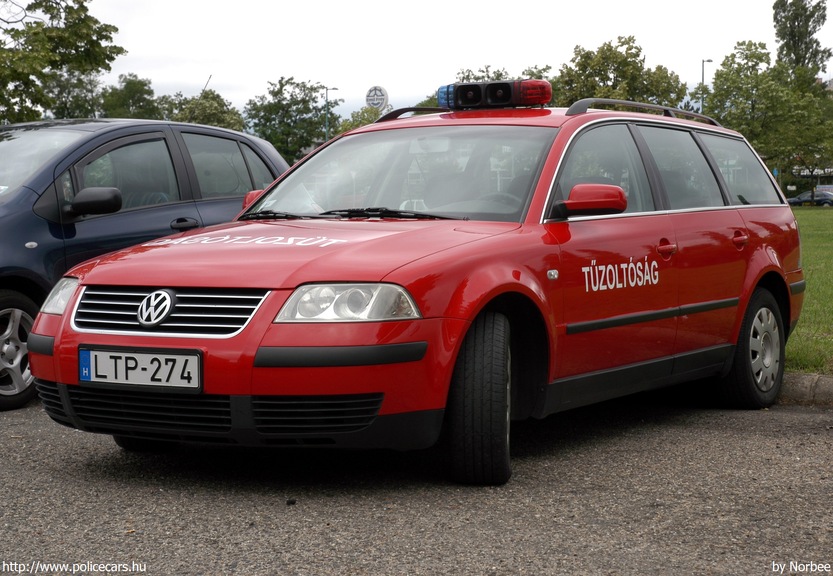 Volkswagen Passat, fotó: Norbee
Keywords: tûzoltóautó tûzoltó tûzoltóság magyar Magyarország katasztrófavédelem LTP-274 fire firetruck Hungary hungarian