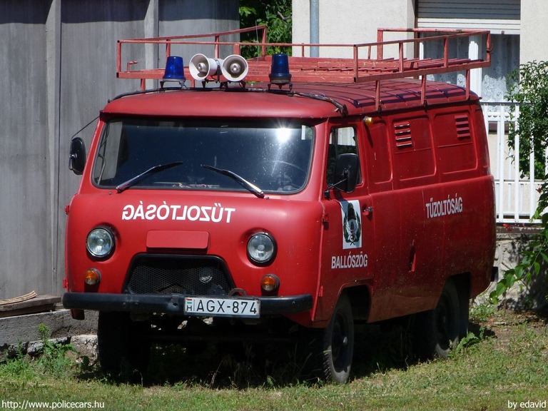 UAZ, Ballószögi Önkéntes Tûzoltó Egyesület, fotó: edavid
Keywords: tûzoltó tûzoltóság tûzoltóautó ÖTE magyar Magyarország AGX-874 fire firetruck Hungary hungarian