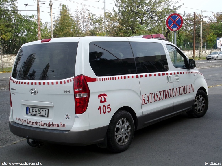 Hyundai H1, Pest Megyei Katasztrófavédelmi Igazgatóság, fotó: Bbazsa
Keywords: tûzoltóautó tûzoltóság tûzoltó magyar Magyarország katasztrófavédelem LFH-911 fire firetruck Hungary hungarian