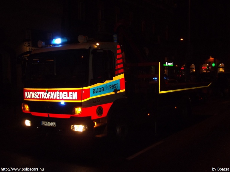 Mercedes-Benz Atego 1218, [url=http://fovaros.katved.hu/]Fõvárosi Katasztrófavédelmi Igazgatóság[/url], fotó: Bbazsa 
Keywords: tûzoltóautó tûzoltóság tûzoltó magyar Magyarország katasztrófavédelem LKZ-844 fire firetruck Hungary hungarian