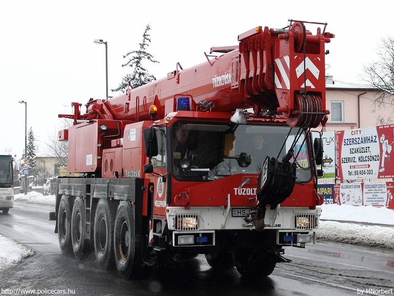 Liebherr LTM 1050, Veszprém Megyei Katasztrófavédelmi Igazgatóság, Veszprémi Hivatásos Tûzoltóparancsnokság, fotó: HNorbert
Keywords: tûzoltóautó tûzoltóság tûzoltó magyar Magyarország katasztrófavédelem HSJ-833 fire firetruck Hungary hungarian
