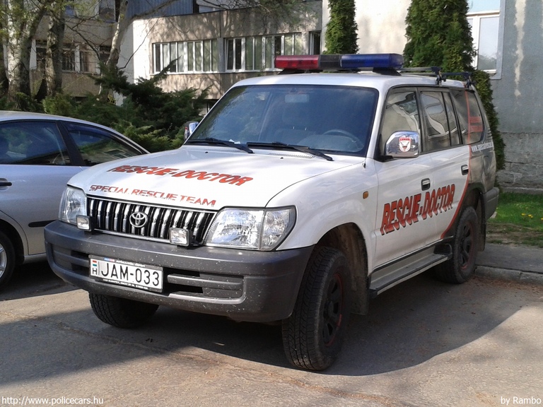 Toyota Land Cruiser Prado GX, Special Rescue Team, fotó: Rambo
Keywords: speciális mentők tûzoltóautó tûzoltó tûzoltóság magyar Magyarország JAM-033 fire firetruck Hungary hungarian