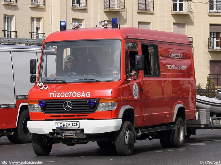 Mercedes-Benz Vario 814D, Fõvárosi Katasztrófavédelmi Igazgatóság, Észak-Pesti Katasztrófavédelmi Kirendeltség, XIII. Kerületi Hivatásos Tûzoltóparancsnokság, fotó: HNorbert 
Keywords: tûzoltóautó tûzoltóság tûzoltó magyar Magyarország katasztrófavédelem GWD-045 fire firetruck Hungary hungarian