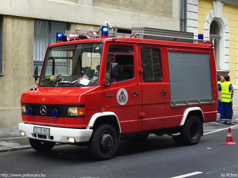 Mercedes-Benz Vario 814D, Fõvárosi Katasztrófavédelmi Igazgatóság, fotó: PChris
Keywords: tûzoltóautó tûzoltóság tûzoltó magyar Magyarország katasztrófavédelem CIB-651 fire firetruck Hungary hungarian
