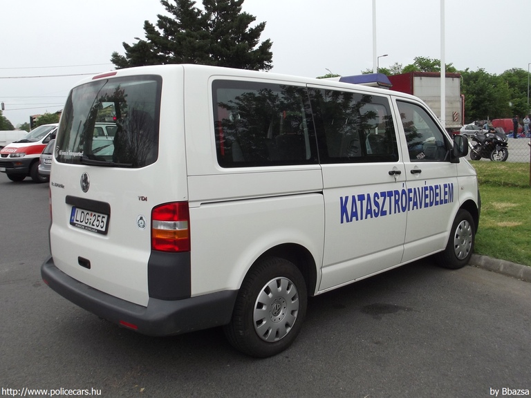 Volkswagen Transporter T5, Jász-Nagykun-Szolnok Megyei Katasztrófavédelmi Igazgatóság, fotó: Bbazsa
Keywords: tûzoltóautó tûzoltóság tûzoltó magyar Magyarország katasztrófavédelem LDG-255 fire firetruck Hungary hungarian