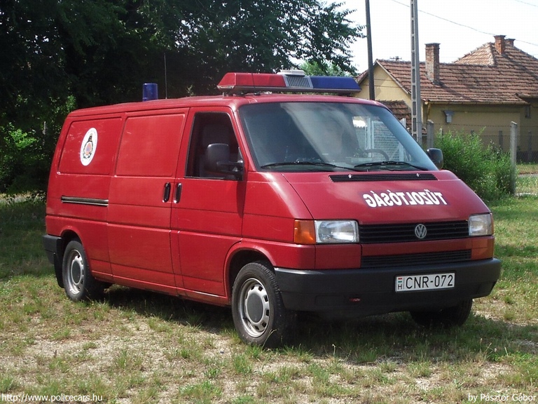 Volkswagen Transporter T4, Pest Megyei Katasztrófavédelmi Igazgatóság, Dabasi Hivatásos Tûzoltóparancsnokság, fotó: Pásztor Gábor
Keywords: tûzoltóautó tûzoltóság tûzoltó magyar Magyarország katasztrófavédelem CNR-072 fire firetruck Hungary hungarian