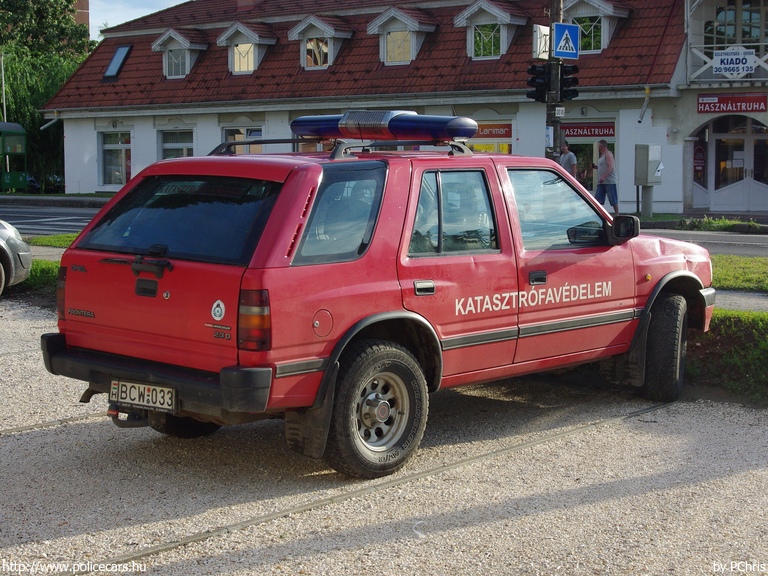 Opel Frontera 2.4D, Szabolcs-Szatmár-Bereg Megyei Katasztrófavédelmi Igazgatóság, fotó: PChris
Keywords: tûzoltóautó tûzoltóság tûzoltó magyar Magyarország katasztrófavédelem BCW-033 fire firetruck Hungary hungarian