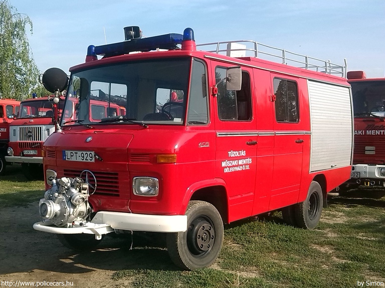 Mercedes-Benz 409, Délegyházi Önkéntes Tûzoltó Egyesület, fotó: Simon
Keywords: tûzoltó tûzoltóság tûzoltóautó ÖTE magyar Magyarország LPT-929 fire firetruck Hungary hungarian