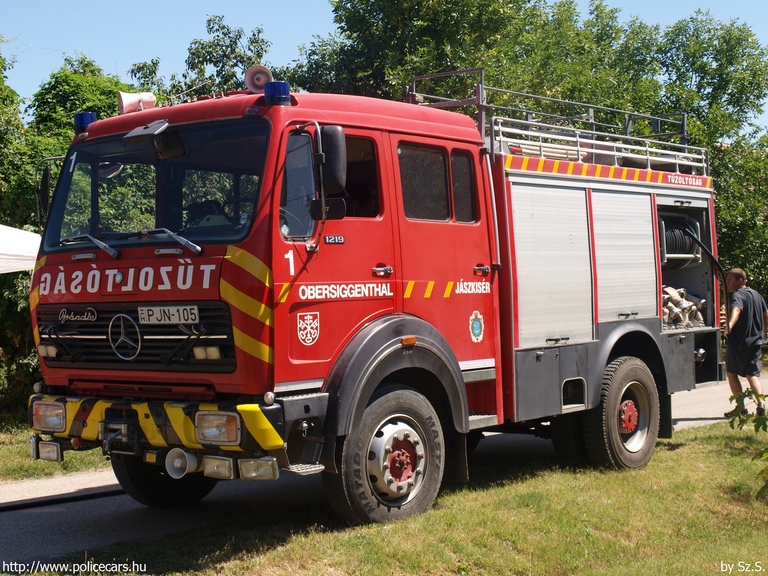 Mercedes-Benz 1219, Jászkiséri Önkormányzati Tûzoltóparancsnokság, fotó: Sz.S.
Keywords: tûzoltóautó tûzoltóság tûzoltó magyar Magyarország katasztrófavédelem PJN-105 fire firetruck Hungary hungarian
