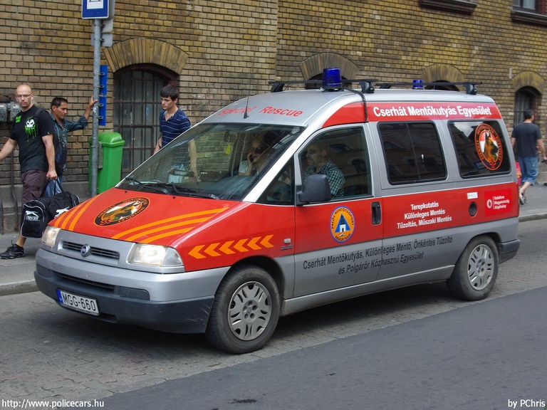 Fiat Scudo, Cserhát Mentõkutyás Egyesület, fotó: PChris
Keywords: speciális mentők tûzoltóautó tûzoltó tûzoltóság magyar Magyarország MGG-660 fire firetruck Hungary hungarian