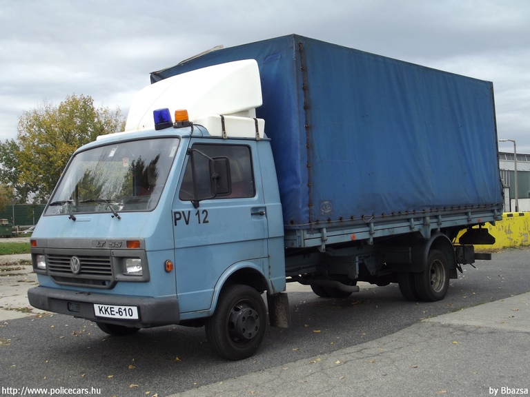 Volkswagen LT 55 TD, Fõvárosi Katasztrófavédelmi Igazgatóság, Repülõtéri Hivatásos Tûzoltóparancsnokság, fotó: Bbazsa
Keywords: tûzoltóautó tûzoltóság tûzoltó magyar Magyarország katasztrófavédelem KKE-610 fire firetruck Hungary hungarian
