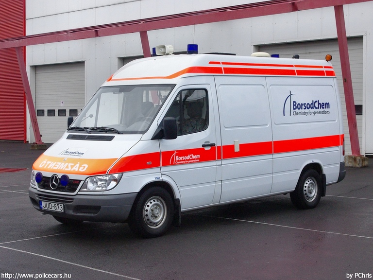 Mercedes-Benz Sprinter 313 CDI, BorsodChem Zrt. Kazincbarcika, fotó: PChris
Keywords: létesítményi tûzoltó tûzoltóautó tûzoltóság magyar mentőautó gázmentő Magyarország JUD-873 fire firetruck Hungary hungarian ambulance