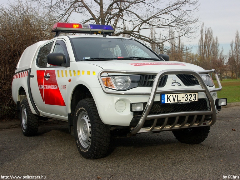Mitsubishi L200, Országos Katasztrófavédelmi Fõigazgatóság, fotó: PChris
Keywords: tûzoltó tûzoltóautó tûzoltóság magyar Magyarország katasztrófavédelem KVL-323 fire firetruck Hungary hungarian