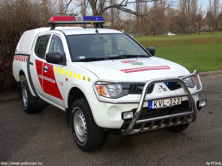 Mitsubishi L200, Országos Katasztrófavédelmi Fõigazgatóság, fotó: PChris
Keywords: tûzoltó tûzoltóautó tûzoltóság magyar Magyarország katasztrófavédelem KVL-323 fire firetruck Hungary hungarian