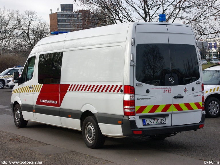 Mercedes-Benz Sprinter II 313 CDI, fotó: PChris
Keywords: tûzoltóautó tûzoltóság tûzoltó magyar Magyarország katasztrófavédelem LKZ-008 fire firetruck Hungary hungarian