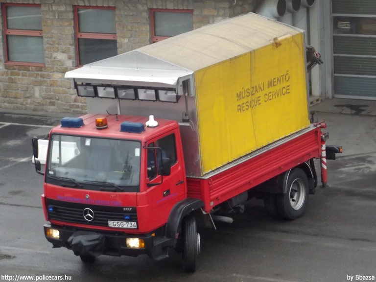 Mercedes-Benz 1117, Fõvárosi Katasztrófavédelmi Igazgatóság, Repülõtéri Kényszerhelyzeti Készültség, fotó: Bbazsa
Keywords: tûzoltó tûzoltóautó tûzoltóság magyar Magyarország katasztrófavédelem GSG-734 fire firetruck Hungary hungarian