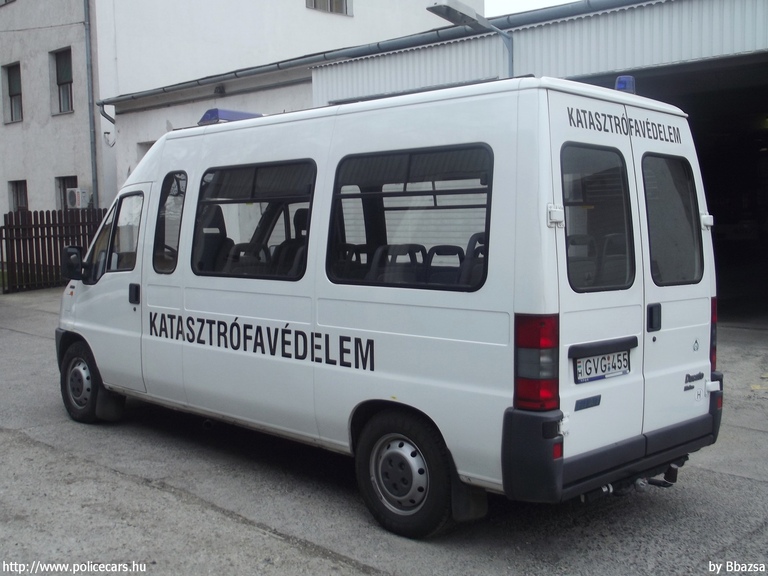 Fiat Ducato, Országos Katasztrófavédelmi Fõigazgatóság, Katasztrófavédelmi Oktatási Központ, fotó: Bbazsa 
Keywords: tûzoltóautó tûzoltó tûzoltóság katasztrófavédelem magyar Magyarország GVG-455 fire firetruck Hungary hungarian